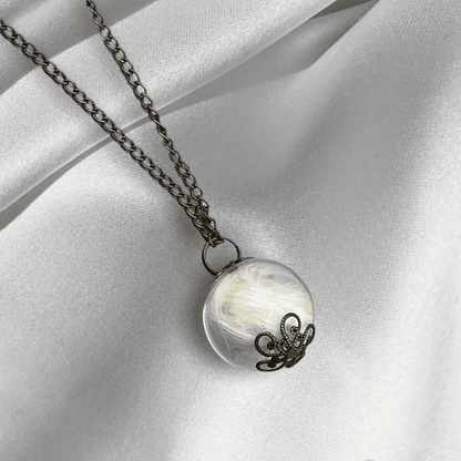 Unieke bronzen halsketting veer met parel, minimalistisch ontwerp, sieraden voor dames