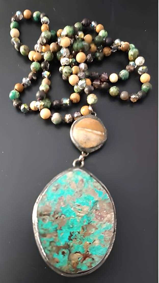 Natuurlijke bohemien halsketting met turquoise en kralen