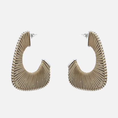 Gouden en zilveren sieraden, minimalistische oorbellen van leer, lichtgewicht, uniek ontwerp
