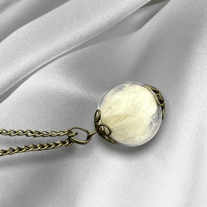 Parel hanger met bronzen details, elegante halsketting, sieraden voor gevoelige huid
