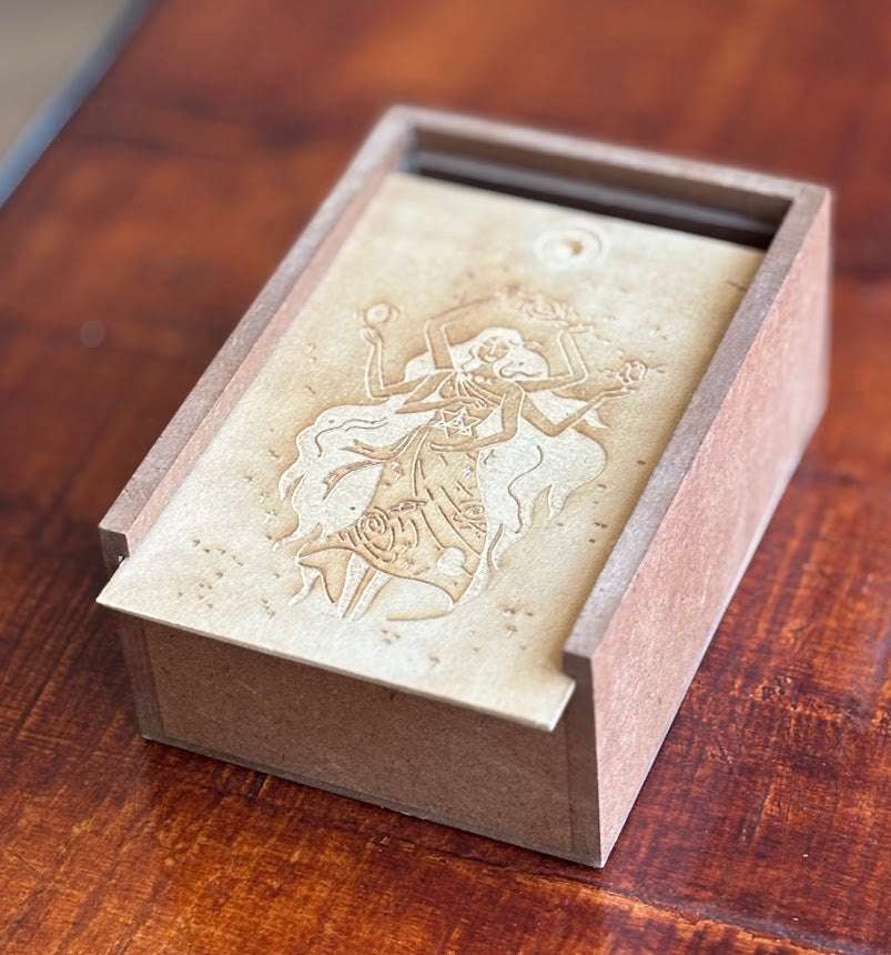 Houten doos met Goddess-illustratie voor rituele voorwerpen