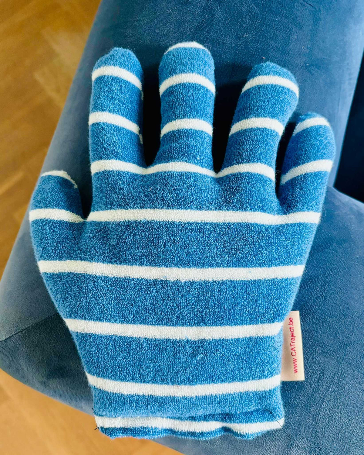 Geurend warmtekussentje met blauwe en witte strepen, zelfzorg