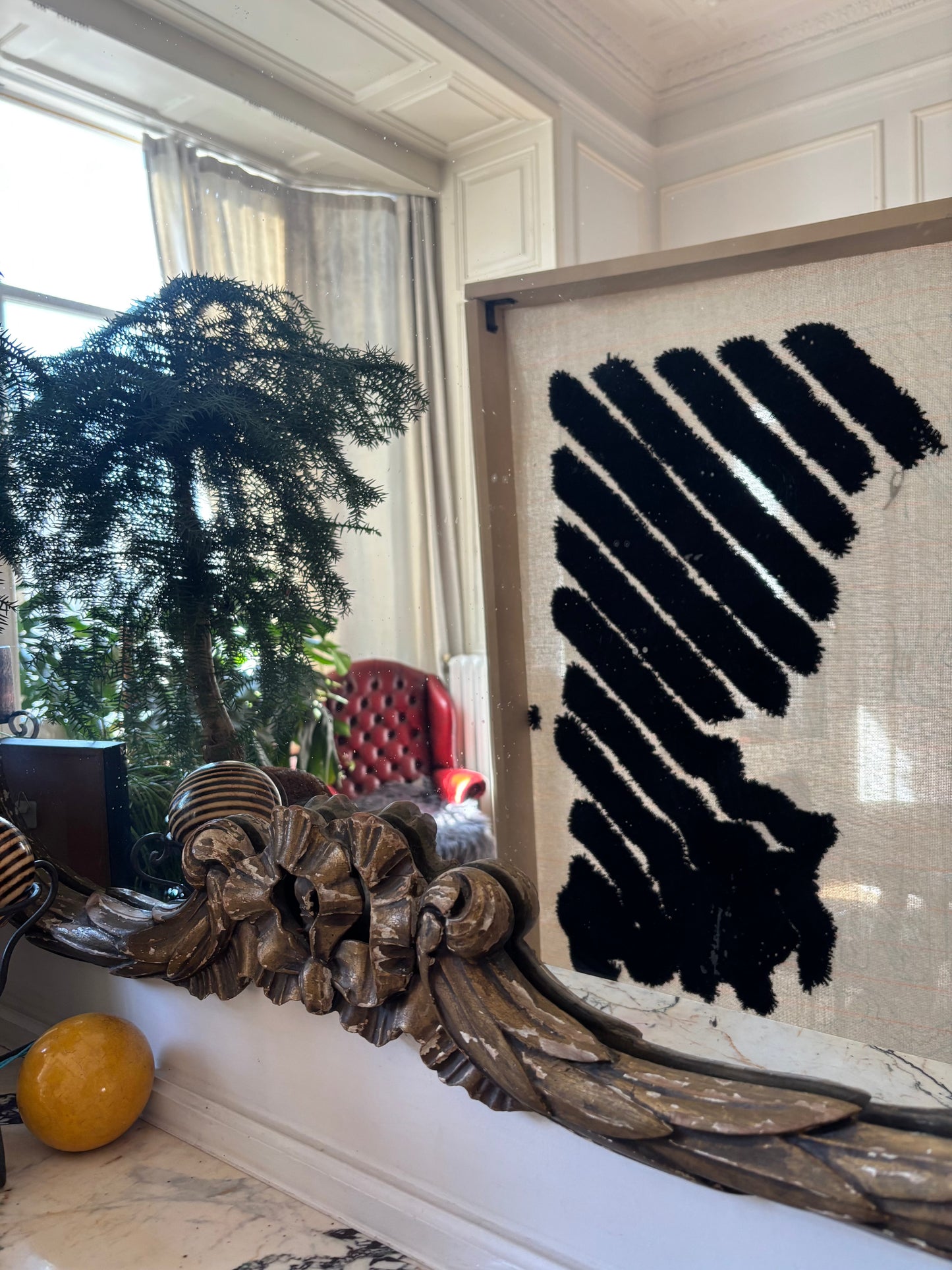 Handgetuft wanddecoratie zwart wit in de maak