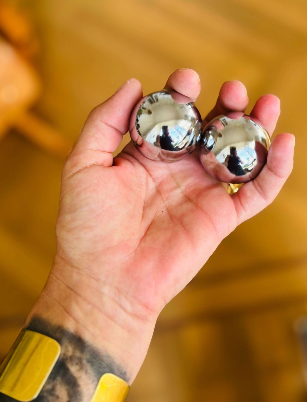 Zicht op ballen in hand