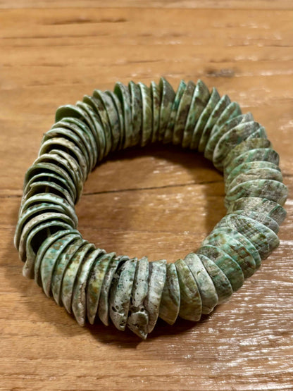 Middelkleur versie van armband